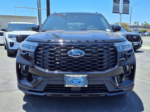 New 2026 Ford Explorer ST-Line w/ ST-Line Street Pack RWD image 2