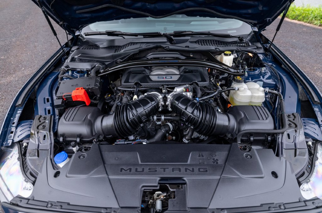 Used 2024 Ford Mustang Dark Horse RWD image 6