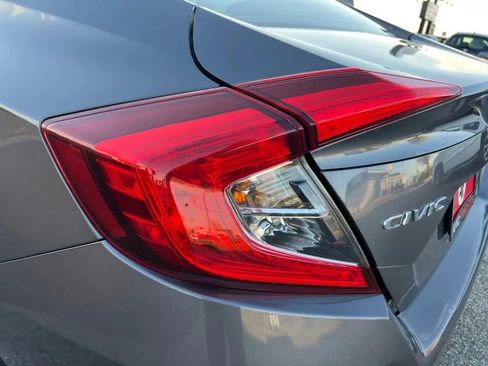 Used 2018 Honda Civic EX image 38