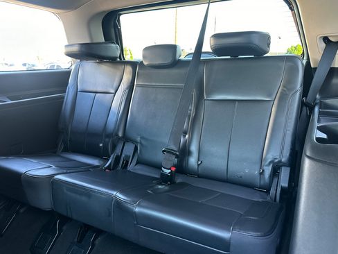 Used 2024 Ford Expedition XLT AWD/4WD image 16