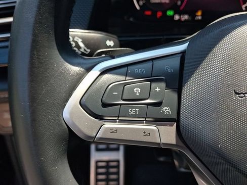 Used 2024 Volkswagen Atlas Cross Sport SEL R-Line AWD/4WD image 22