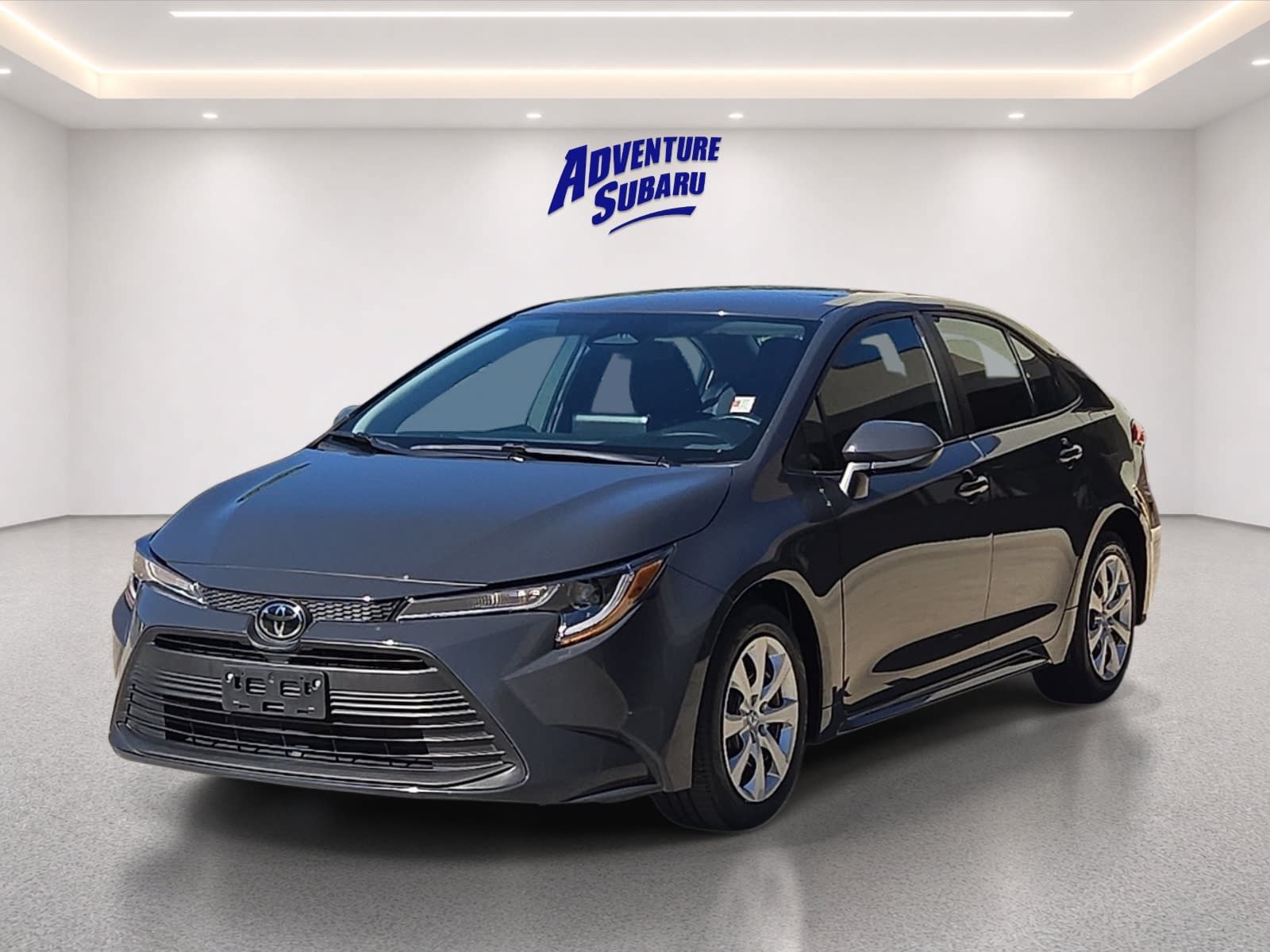 Used 2025 Toyota Corolla LE FWD image 2