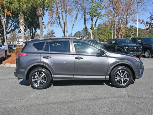 Used 2017 Toyota RAV4 XLE image 5