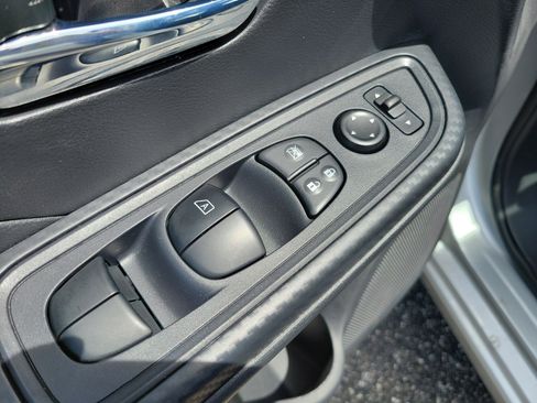 New 2025 Nissan Versa SV w/ Trunk Package FWD image 16