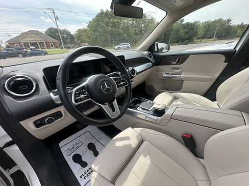 Used 2020 Mercedes-Benz GLB 250 4MATIC image 3