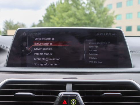 Used 2017 BMW 750i xDrive AWD/4WD image 38