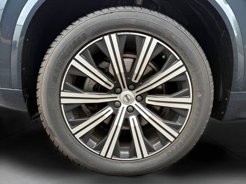 Used 2023 Volvo XC90 B6 Core w/ Protection Package Premier AWD/4WD image 9