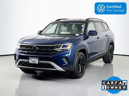 Used 2023 Volkswagen Atlas SE w/ Black Wheel Package AWD/4WD image 3
