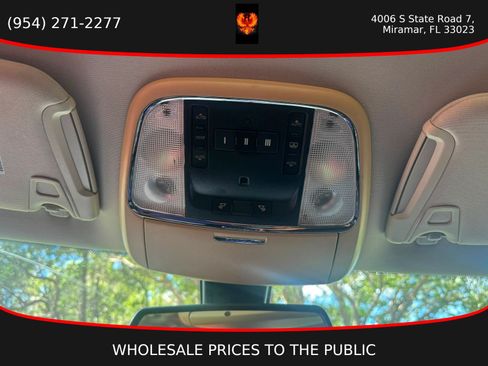 Used 2017 Chrysler 300 C RWD image 19