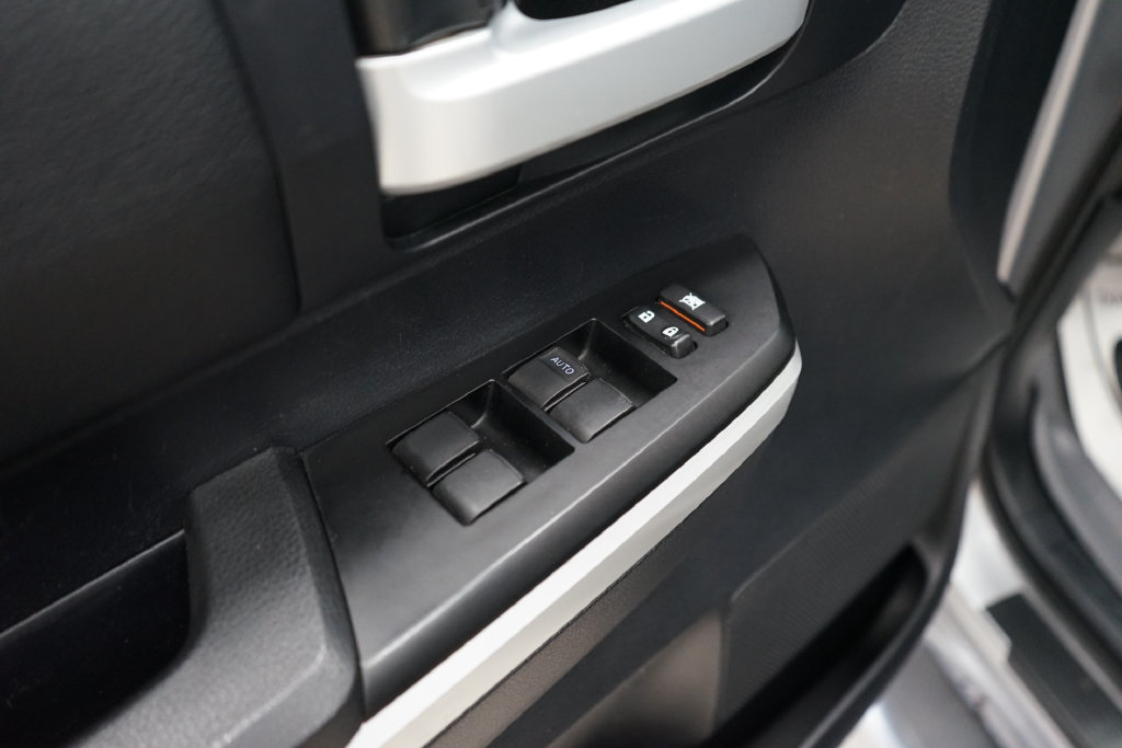 Used 2014 Toyota Tundra SR5 AWD/4WD image 21