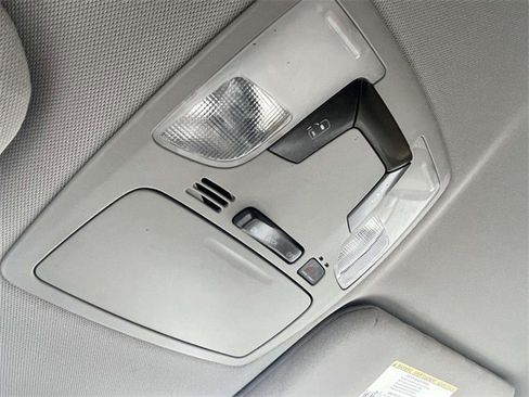 Used 2018 Toyota Sienna LE image 29