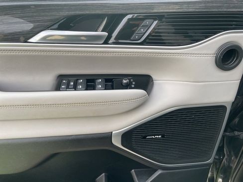 Used 2022 Jeep Wagoneer Series III w/ Flexible Seating Group image 19