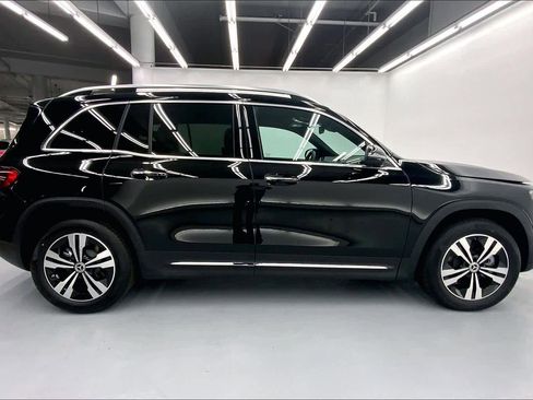 Used 2025 Mercedes-Benz GLB 250 image 5