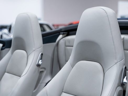 Used 2019 Porsche 911 Carrera RWD image 23