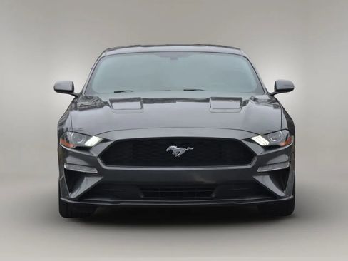 Used 2018 Ford Mustang Coupe image 5