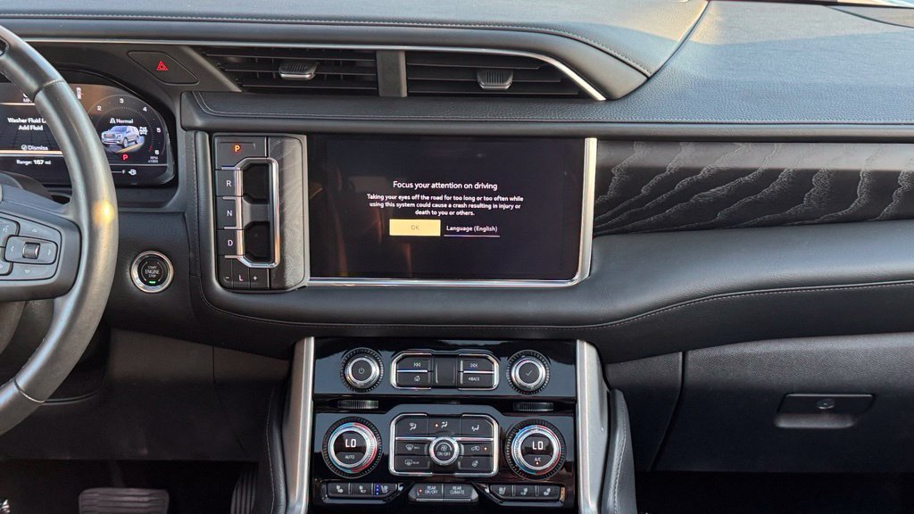 Used 2023 GMC Yukon Denali w/ Advanced Technology Package AWD/4WD image 18