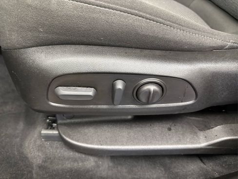 Used 2023 Chevrolet Traverse LT image 41