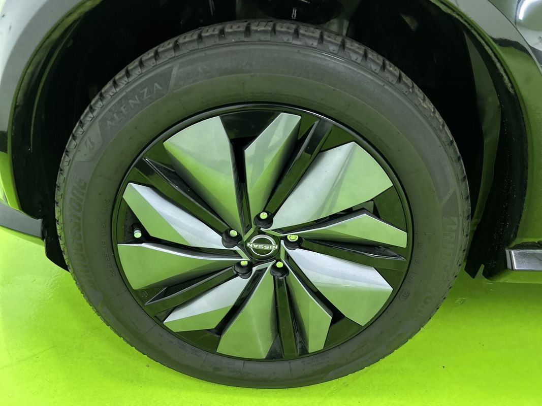 Used 2023 Nissan Ariya AWD image 15