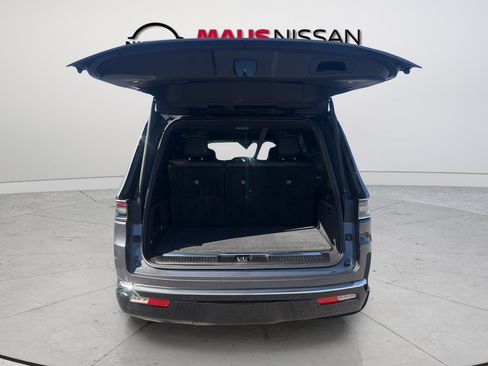 Used 2024 Jeep Grand Wagoneer Series III AWD/4WD image 10
