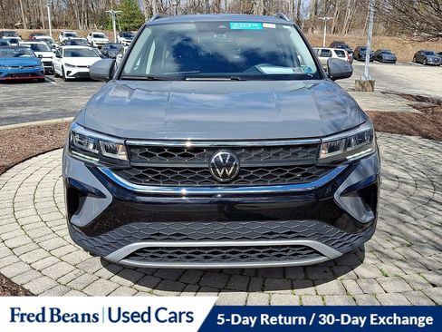 Certified 2023 Volkswagen Taos SE w/ Black Wheel Package image 2