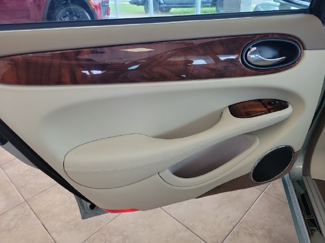 Used 2000 Jaguar XJ8 RWD image 15