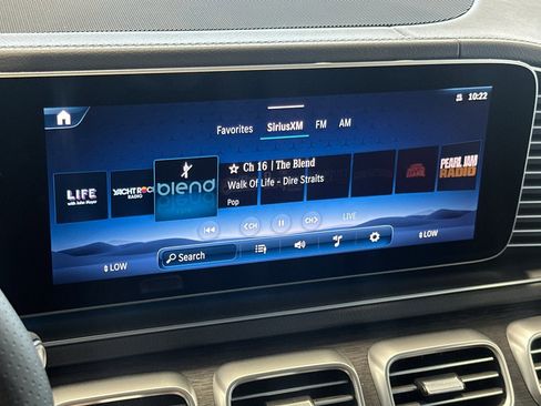 New 2025 Mercedes-Benz GLS 450 4MATIC image 19