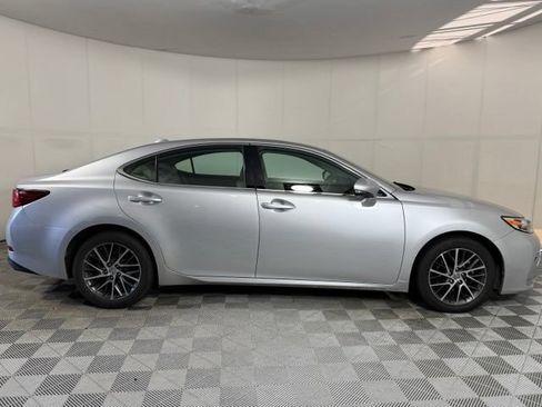 Used 2016 Lexus ES 350 w/ Luxury Package w/Wood Trim FWD image 7