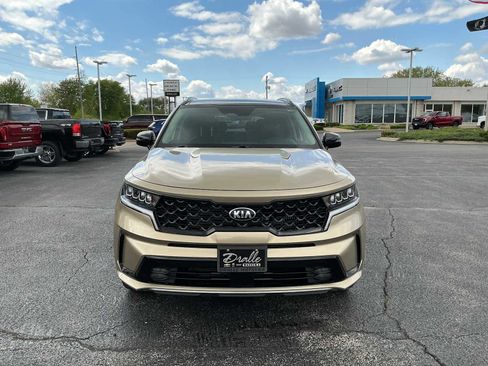 Used 2021 Kia Sorento EX w/ Panoramic Sunroof Package FWD image 2