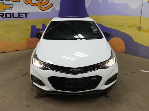 Used 2018 Chevrolet Cruze LT FWD image 3