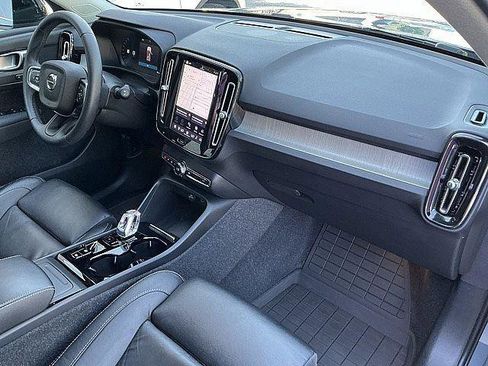 Certified 2023 Volvo XC40 B5 Plus w/ Protection Package Premier AWD/4WD image 20