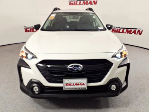 Used 2025 Subaru Outback Onyx Edition image 4