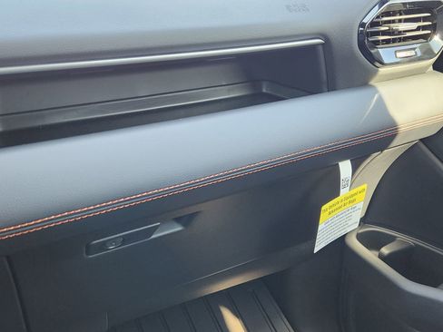 New 2025 Honda Pilot Sport image 23