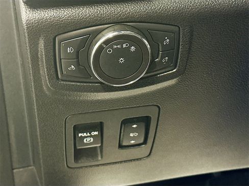 Used 2018 Ford F150 XLT w/ Equipment Group 302A Luxury image 11