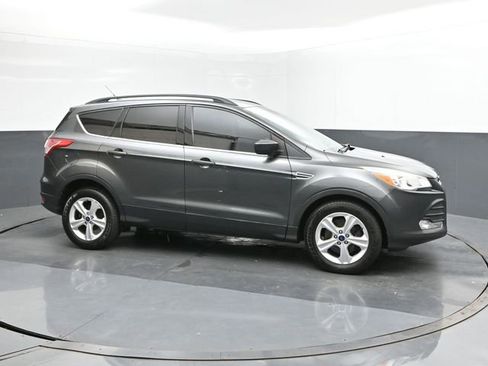 Used 2016 Ford Escape SE w/ Equipment Group 201A AWD/4WD image 17