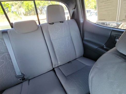 Used 2019 Toyota Tacoma TRD Off-Road image 6