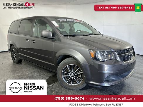 Used 2017 Dodge Grand Caravan SE image 1