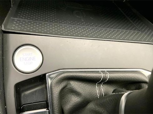 Certified 2022 Volkswagen Taos SE w/ Panoramic Sunroof Package image 28