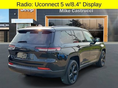 Used 2022 Jeep Grand Cherokee L Limited w/ Black Appearance Package AWD/4WD image 4