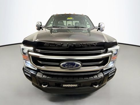 Used 2022 Ford F250 Platinum w/ FX4 Off-Road Package AWD/4WD image 2