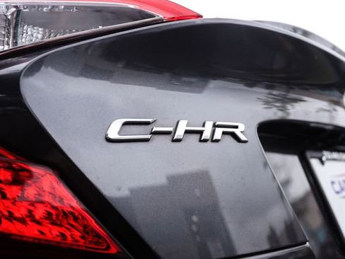 Used 2019 Toyota C-HR Limited FWD image 17