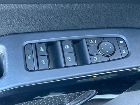 Certified 2024 Nissan Pathfinder S FWD image 12