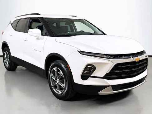 Certified 2024 Chevrolet Blazer LT FWD image 3