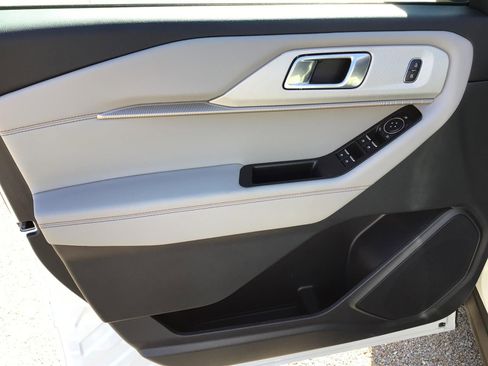 New 2026 Ford Explorer Active w/ Active Comfort Package AWD/4WD image 13