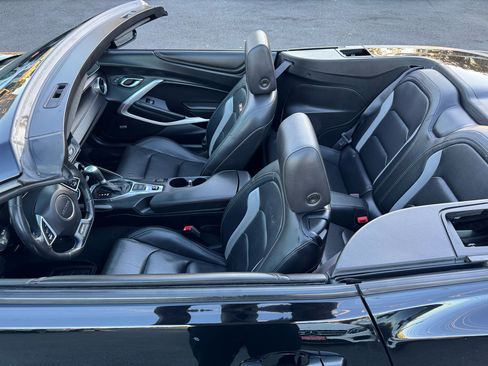 Used 2017 Chevrolet Camaro SS image 23