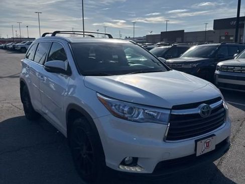 Used 2015 Toyota Highlander Limited Platinum image 3