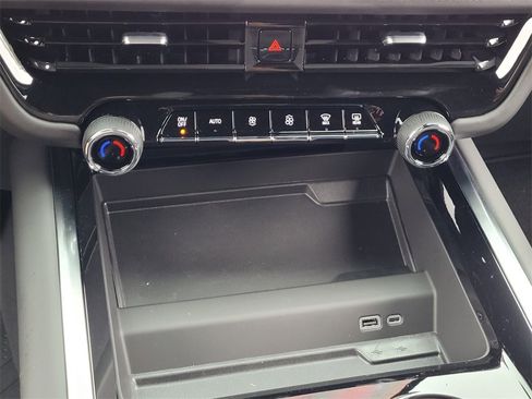 New 2025 Chevrolet Tahoe LS image 19