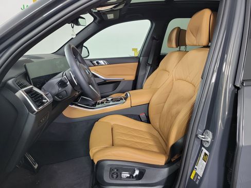 Used 2026 BMW X5 xDrive50e w/ M Sport Package image 5