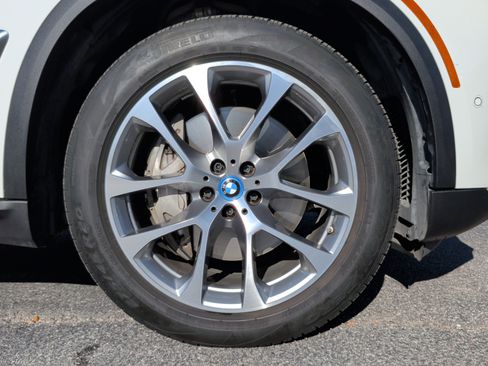 Certified 2024 BMW X5 xDrive50e image 14