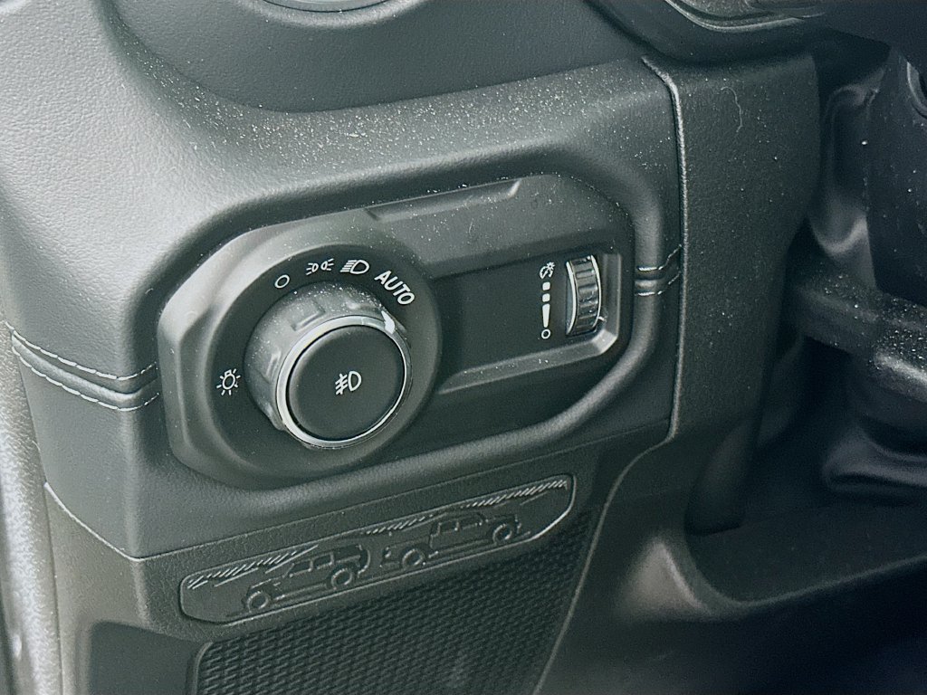 New 2026 Jeep Wrangler Unlimited Sahara AWD/4WD image 15