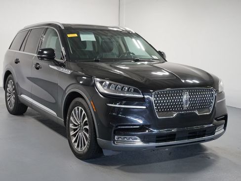 Used 2020 Lincoln Aviator Reserve w/ Equipment Group 201A RWD image 3